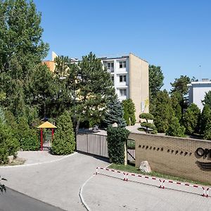 Ореанда Бердянск Hotell Exterior photo