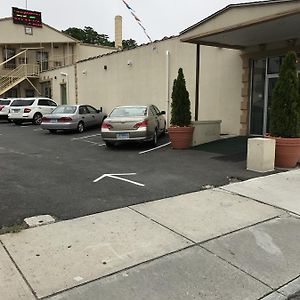 Waterbury Big Apple Motel Exterior photo