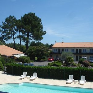 Hotel Restaurant Les Bruyeres Saint-Médard-en-Jalles Exterior photo