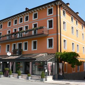 Al Cavallino Rosso Hotell Mel Exterior photo