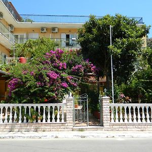 Logara'S Apartments Agia Efimia Exterior photo