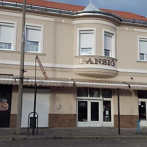 Korona Panzio Bed & Breakfast Mateszalka Exterior photo