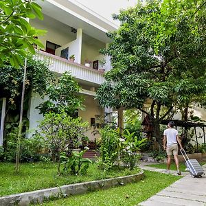 Lani'S House By The Ponds Hotell Vientiane Exterior photo