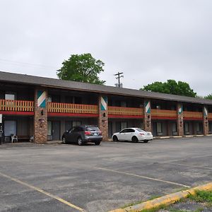 Kewanee Motor Lodge Exterior photo