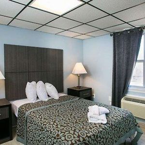 Econo Lodge Seaside Heights - Toms River East Room photo