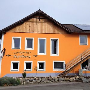 Landgasthof Seyrlberg Hotell Reichenau im Mühlkreis Exterior photo