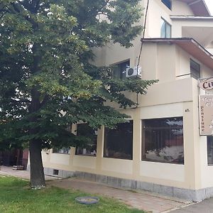 Mon Cheri Hotell Drobeta Turnu Severin Exterior photo