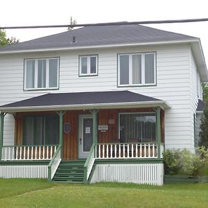 Hebergement Maison Fortier Hotell Tadoussac Exterior photo