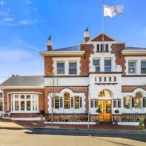 Cygnet Old Bank Bed & Breakfast Exterior photo