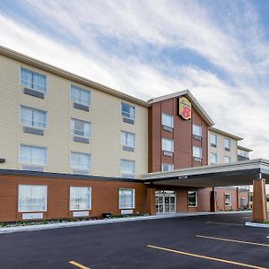 Super 8 By Wyndham Mont Laurier Hotell Exterior photo