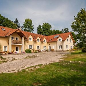 Penzion Agata Hotell Žehrov Exterior photo