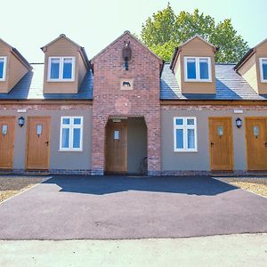 The Barn Courtyard Bed & Breakfast Shepshed Exterior photo