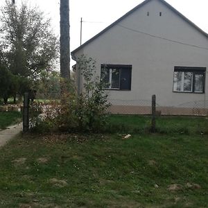 Monika Apartman Leilighet Kaposvár Exterior photo