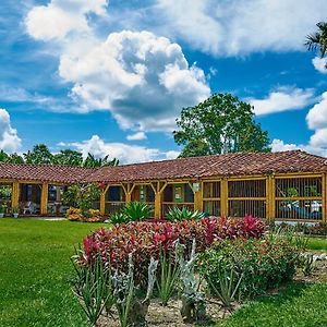 Finca Hotel La Negrita Montenegro Exterior photo