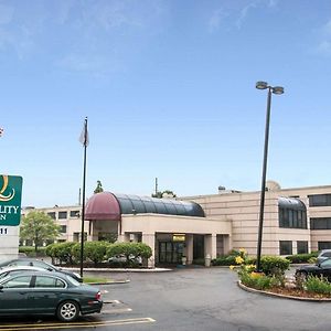 Quality Inn Southfield Exterior photo