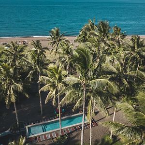 Somewhere Else Boutique Resort Mambajao Exterior photo