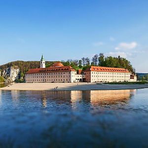 Gaestehaus St. Georg - Weltenburger Klosterbetriebe Gmbh Hotell Kelheim Exterior photo