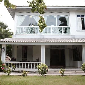 The Legend Maeklong Hotell Samut Songkhram Exterior photo