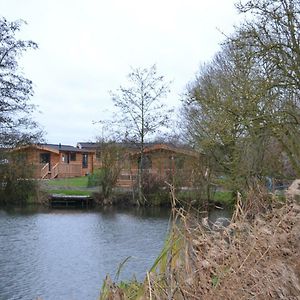 The Chiltern Lodges At Upper Farm Henton Chinnor Exterior photo