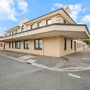 Grand Central Accommodation B&B Cobden Exterior photo