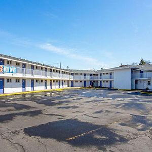 Motel 6 Pendleton, Or - West Exterior photo