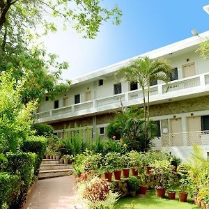 Rising Sun Retreat Hotell Mount Abu Exterior photo