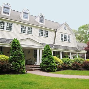 A Walk In The Woods Bed And Breakfast Southold Exterior photo