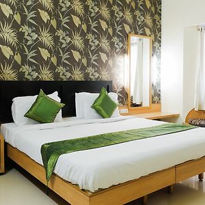 Treebo Trend Yuvraj Aurangabad Hotell Exterior photo