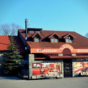 Restaurace A Penzion Lutena Hotell Dolni Lutyne Exterior photo