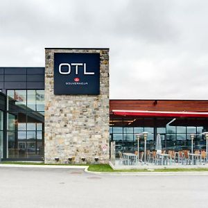 Otl Gouverneur Saguenay Hotell Exterior photo