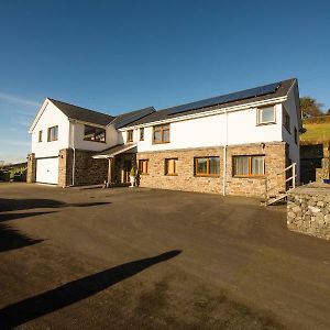 Y Grange Bed & Breakfast Llanfihangel-y-Creuddyn Exterior photo