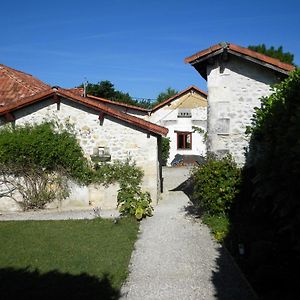 Les Chambres De La Grange Cherval Exterior photo