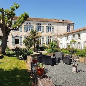 Domaine De Chantageasse Hotell Asnières-la-Giraud Exterior photo