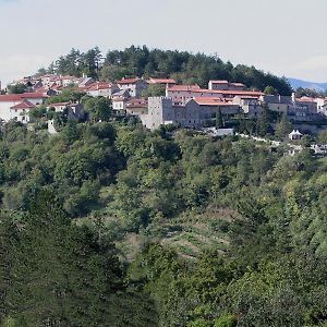 Hisa Posebne Sorte Hotell Kodreti Exterior photo