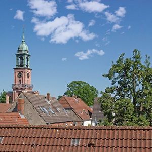 Zimmer Und Aussicht Leilighet Friedrichstadt Exterior photo