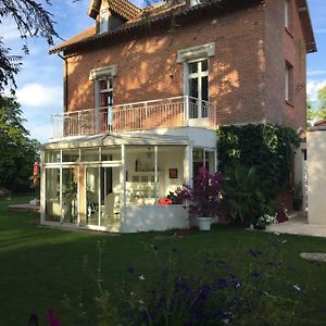 La Chambre Colbert Hotell Maulévrier Exterior photo