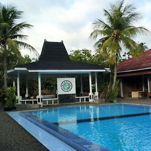 Lucia Cottages Sukarame Exterior photo