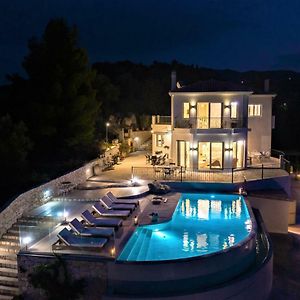 Skyfall Villa Lygia  Exterior photo