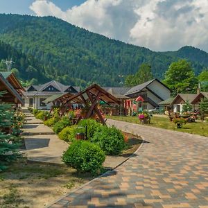 Complex Adora Hotell Bicaz Exterior photo