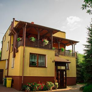 Dom Pod Orzechami Leilighet Nałęczów Exterior photo