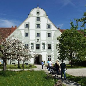 Zentrum Fuer Umwelt Und Kultur - Gaestehaus Und Jugendbildungseinrichtung Im Maierhof Hotell Benediktbeuern Exterior photo