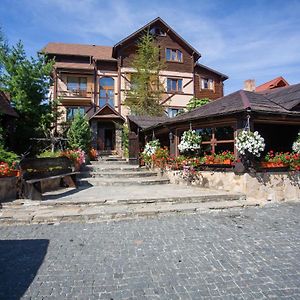 Nebokrai Hotell Jaremtsje Exterior photo