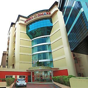 Royal Omars Hotell Kannur Exterior photo