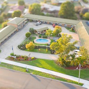 Statesman Motor Inn Corowa Exterior photo