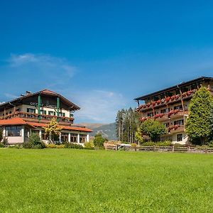 Hotel Landhof Simeter Gmbh Spittal an der Drau Exterior photo