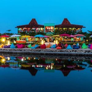 Avery Coconut Island Waterpark Beach Resort Carita Exterior photo