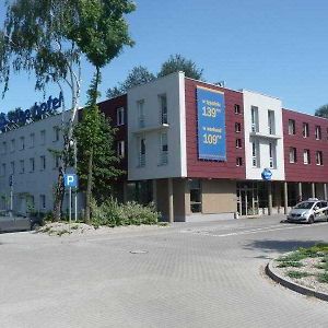 Ibis Budget Wroclaw Stadion Hotell Exterior photo