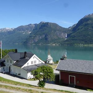 Nes Gard Hotell Høyheimsvik Exterior photo