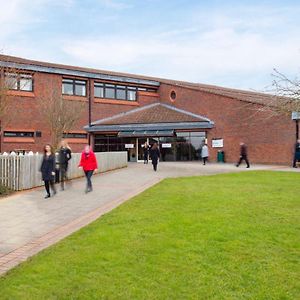 Yarnfield Park Training And Conference Centre Hotell Stone  Exterior photo