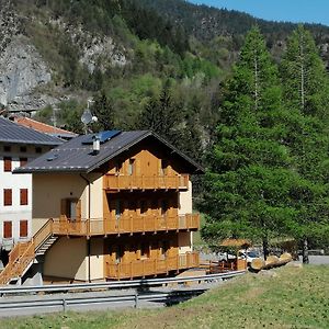 Ai Larici Hotell Perarolo di Cadore Exterior photo